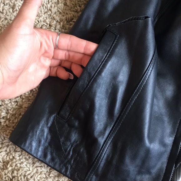 Leather jacket - Picture 3 of 3